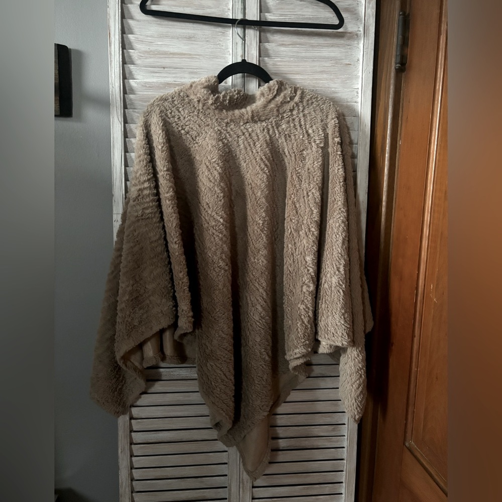 One size poncho fluffy soft
